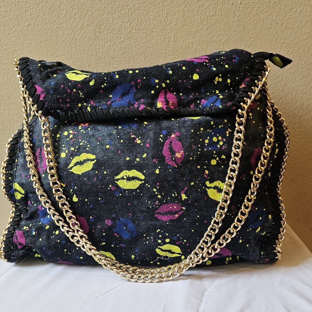 Women tote bag kisses, gold chains